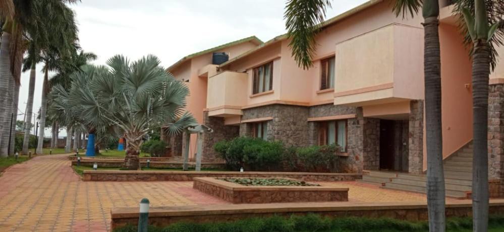 Krishna Heritage Resort Badami Exteriör bild